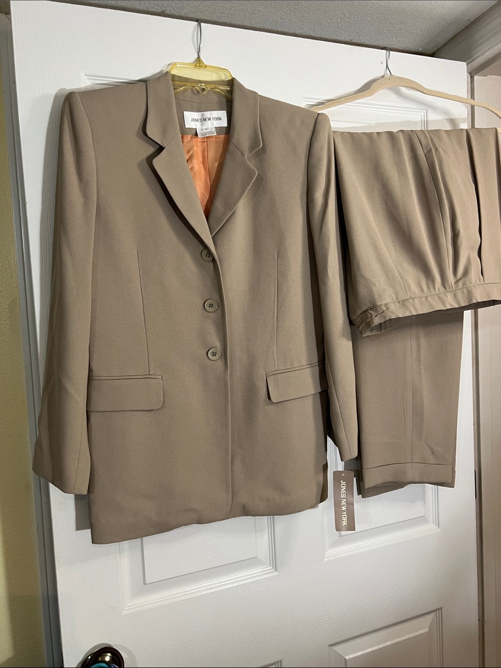Jones New York Taupe Two-Piece Blazer and Trouser Suit